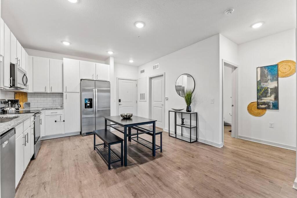 Complete Apartment ,10 Min To Parks Pets Allowed, Resort-Style Amenities Орландо Екстериор снимка